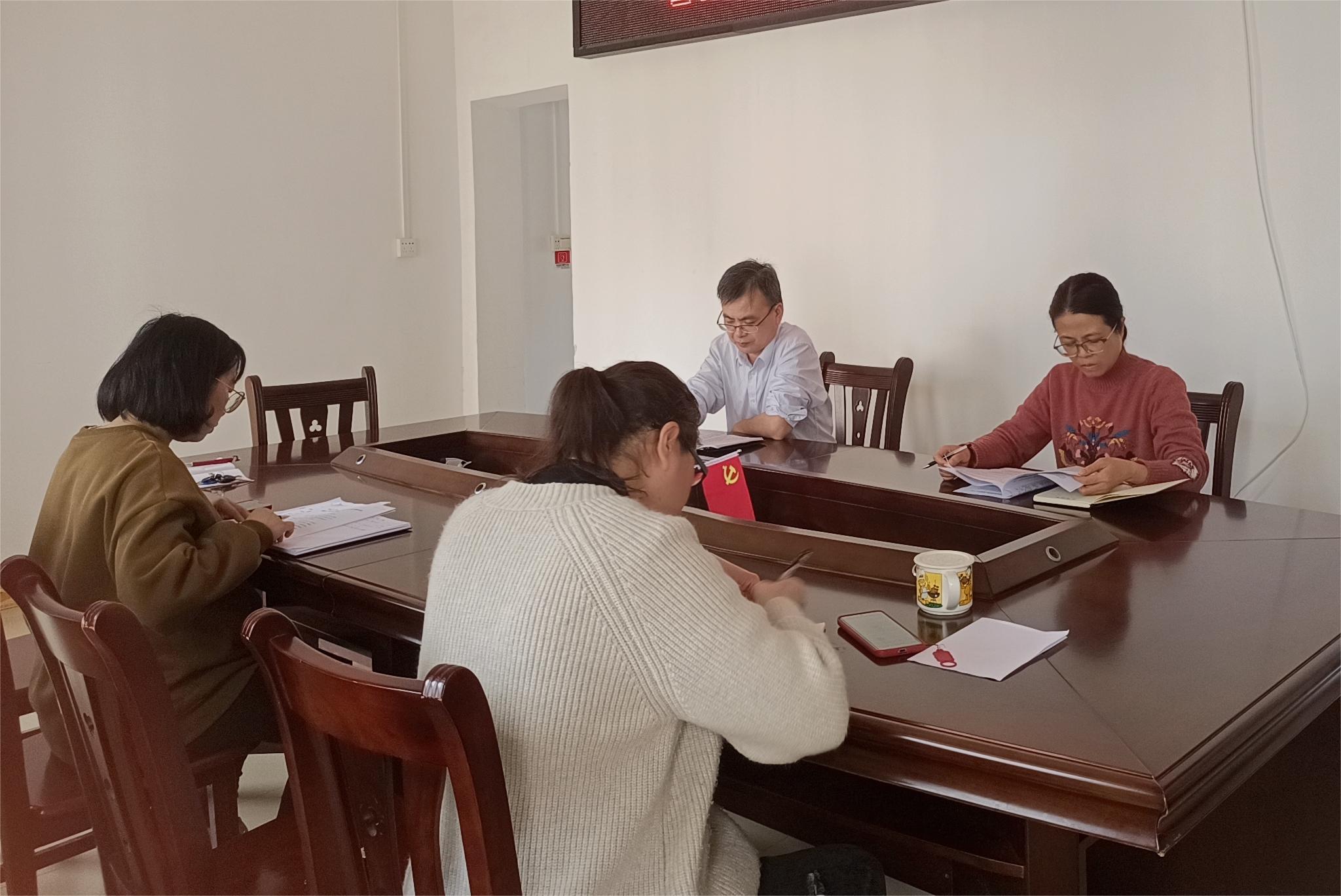 邕宁区史志办召开《邕宁年鉴·2024卷》编纂工作推进会1.jpg